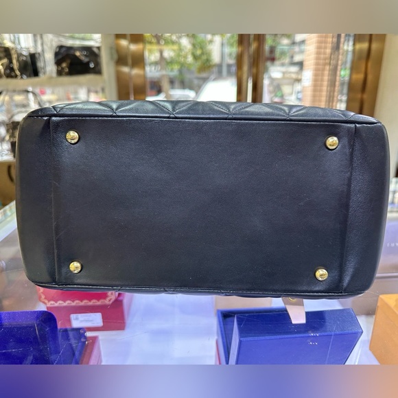 Chanel lampskin medallion zip tote bag tote black - Picture 4 of 8